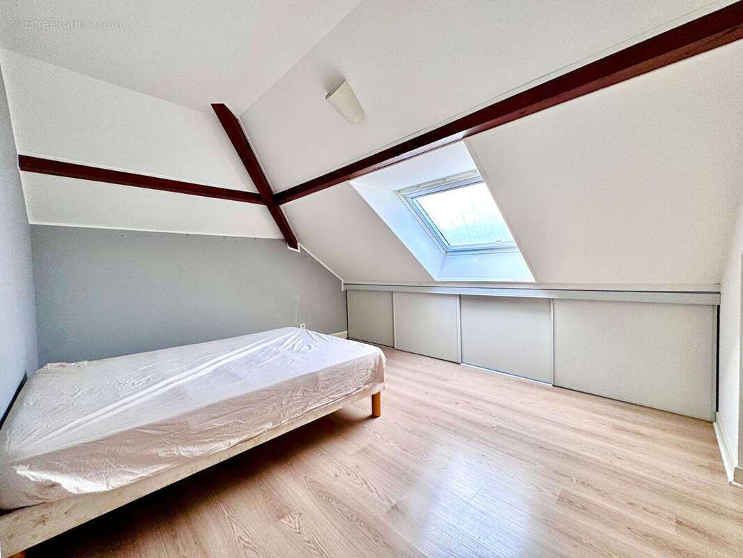 Appartement à COLLONGES-SOUS-SALEVE