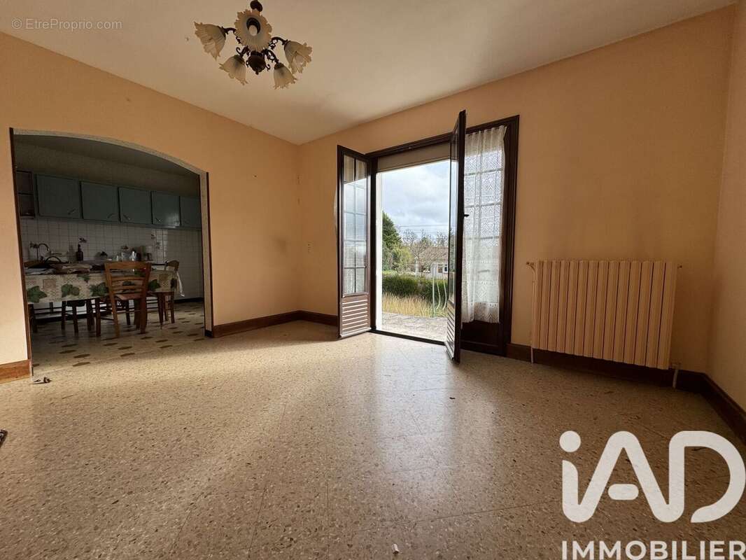 Maison 80 m² à Lussac  - photo 5