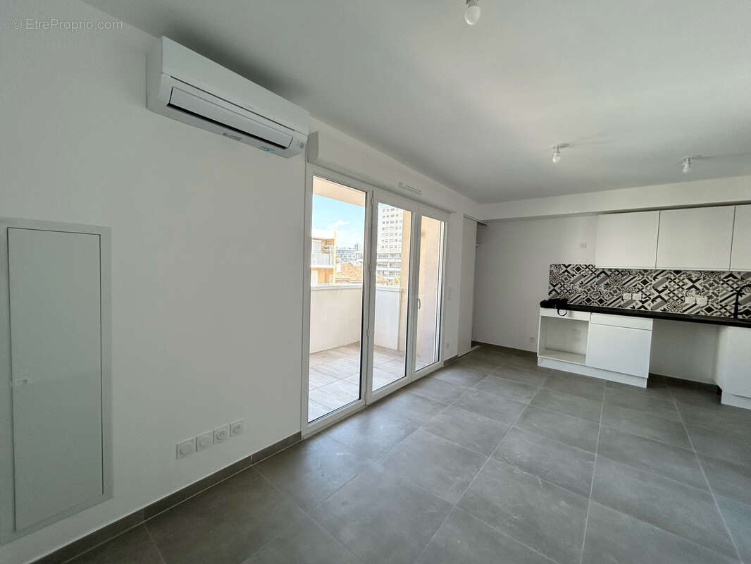 Appartement à MARSEILLE-4E