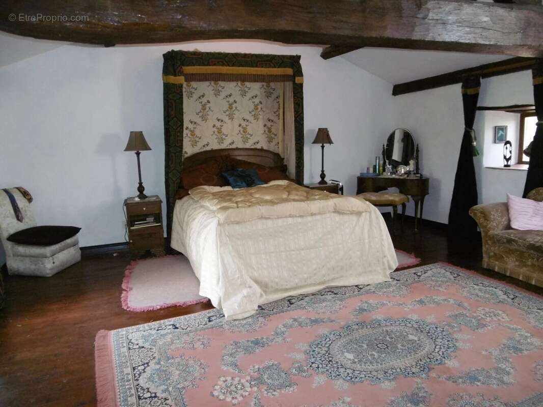 Maison à MOUTIERS-SOUS-ARGENTON