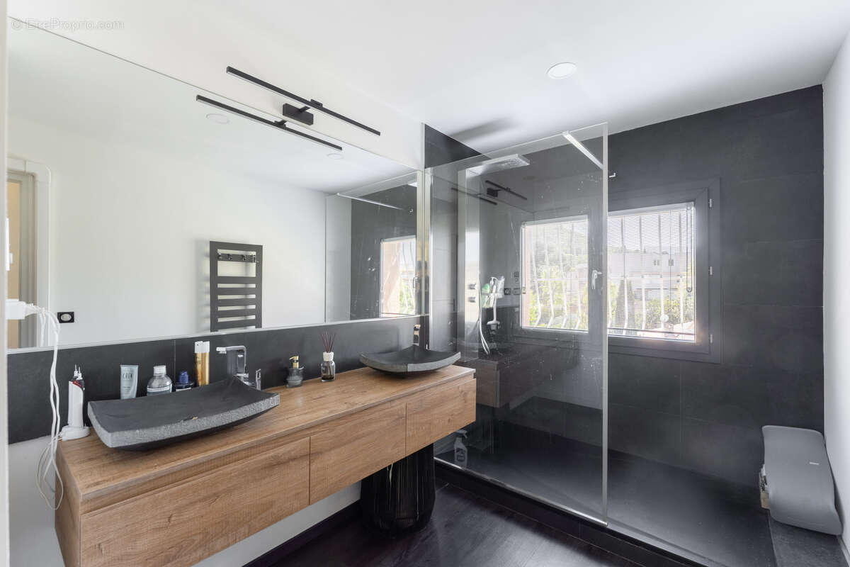 Appartement à MARSEILLE-9E