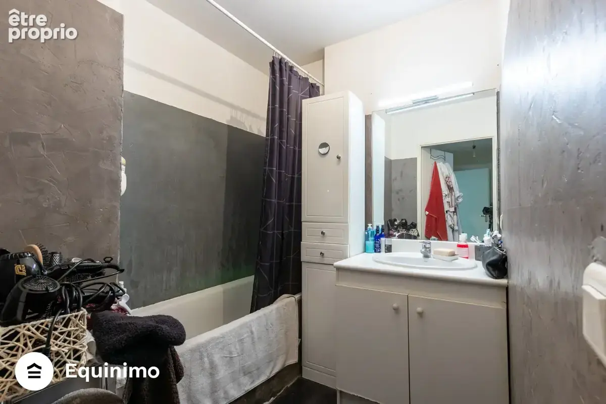 Appartement de 90m2, traversant, lumineux et en bon état, avec balcon et vue sur la Marne, situé Belvédère des - photo 12