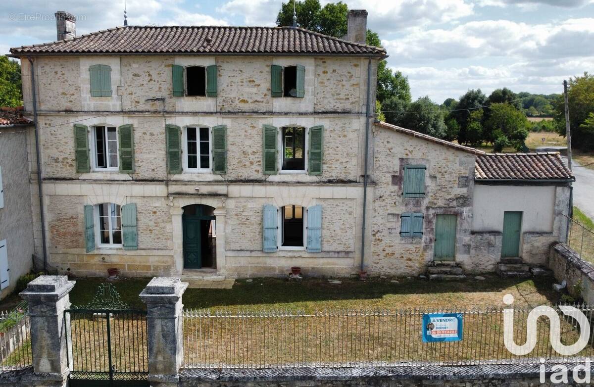 Photo 1 - Maison à FEUILLADE