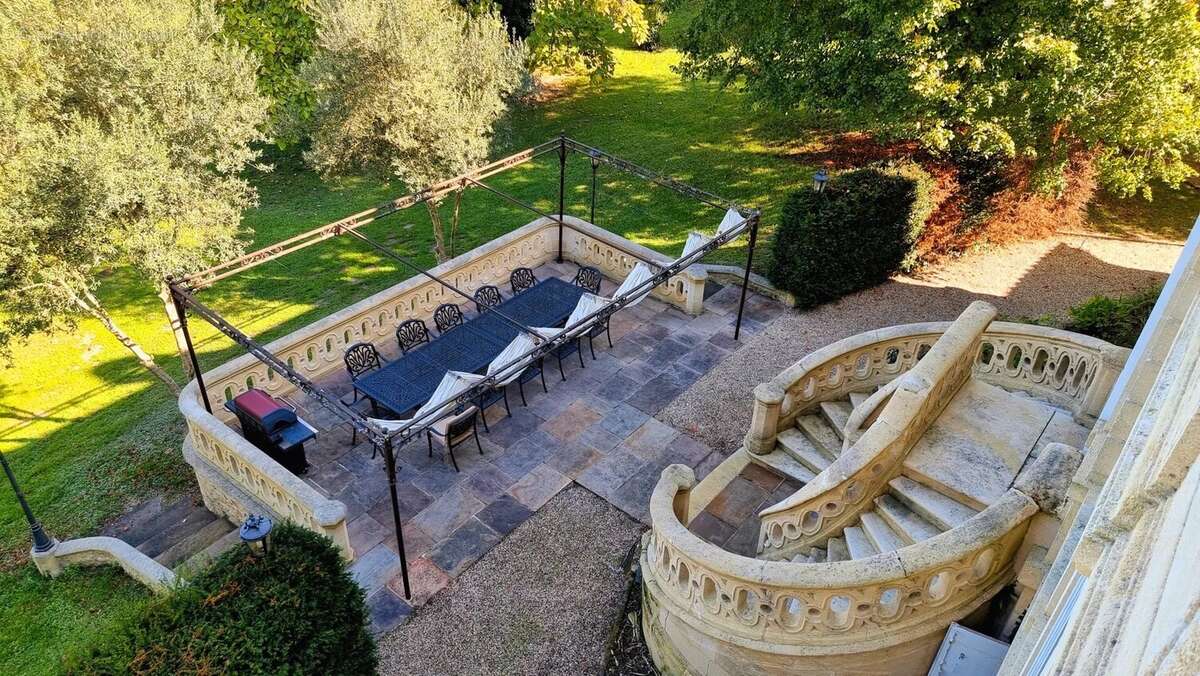 Maison à SAINT-EMILION