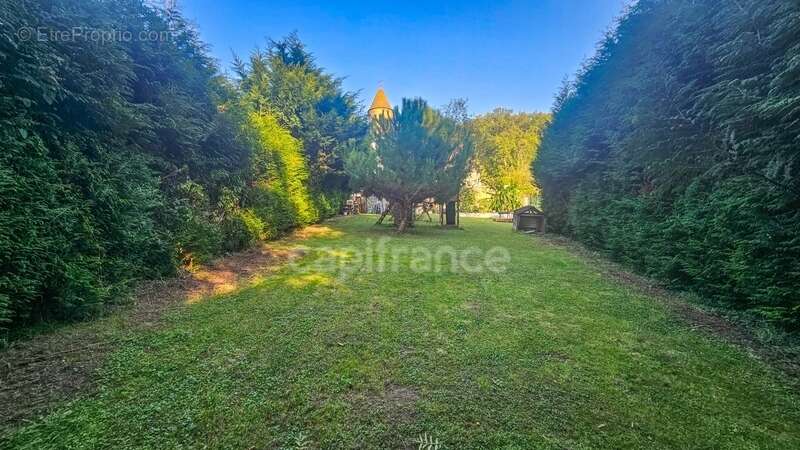 Appartement à FONTAINE-LA-RIVIERE