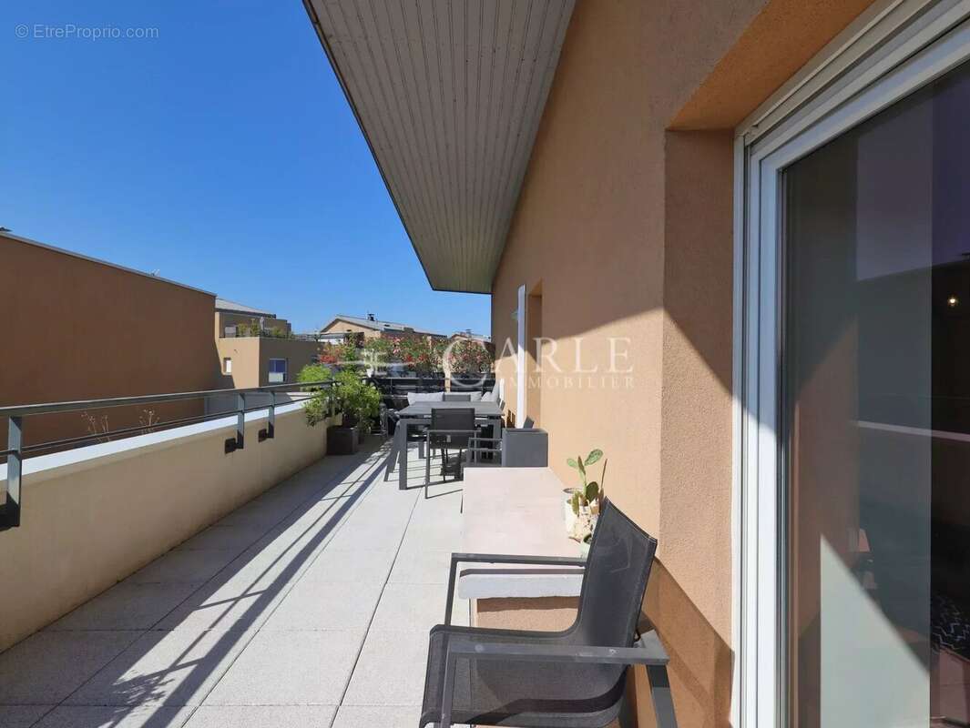 Appartement à DECINES-CHARPIEU