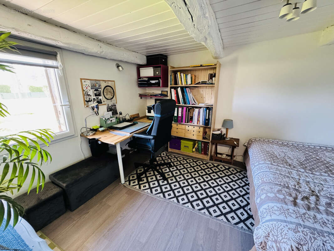 Maison à SENS-SUR-SEILLE