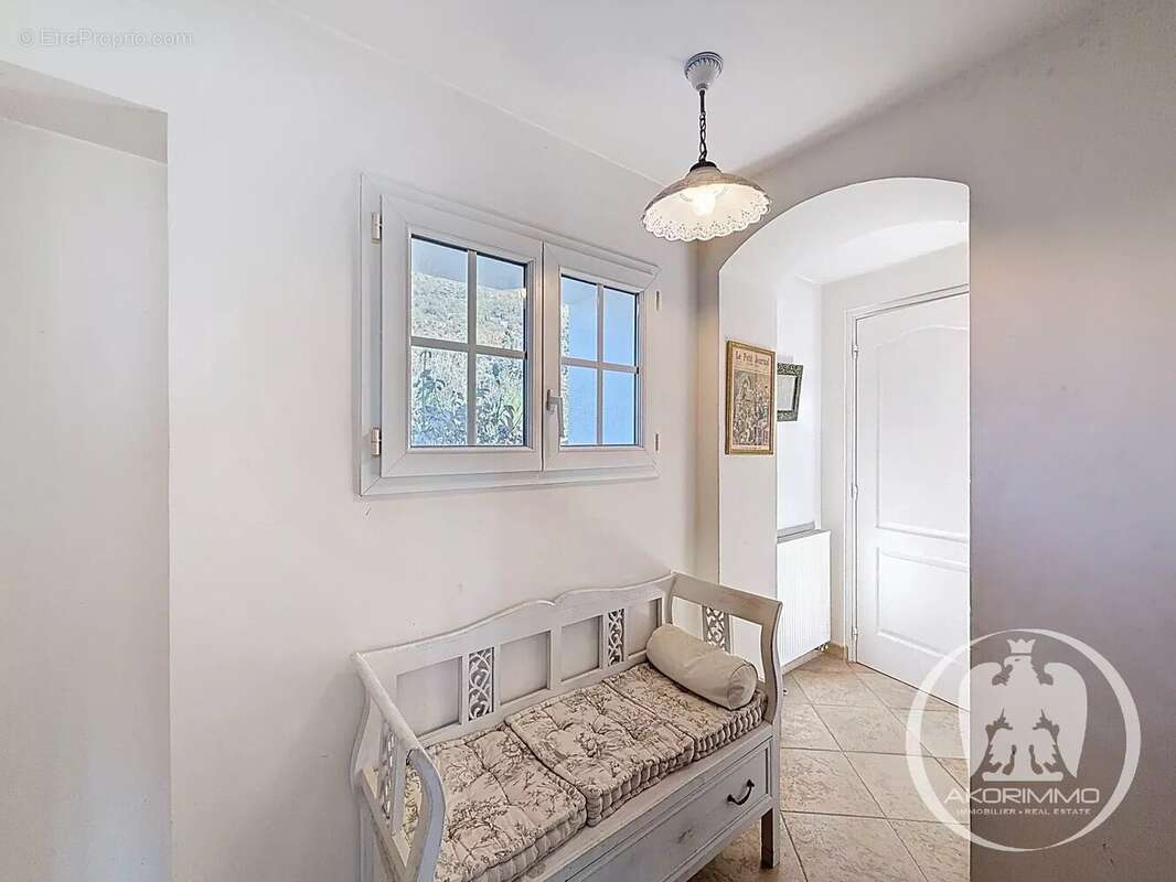 Maison à CASTAGNIERS