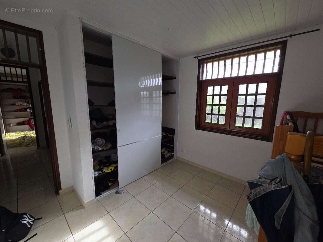 Photo 5 - Maison à REMIRE-MONTJOLY