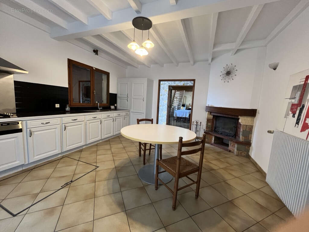 Maison à AMBARES-ET-LAGRAVE