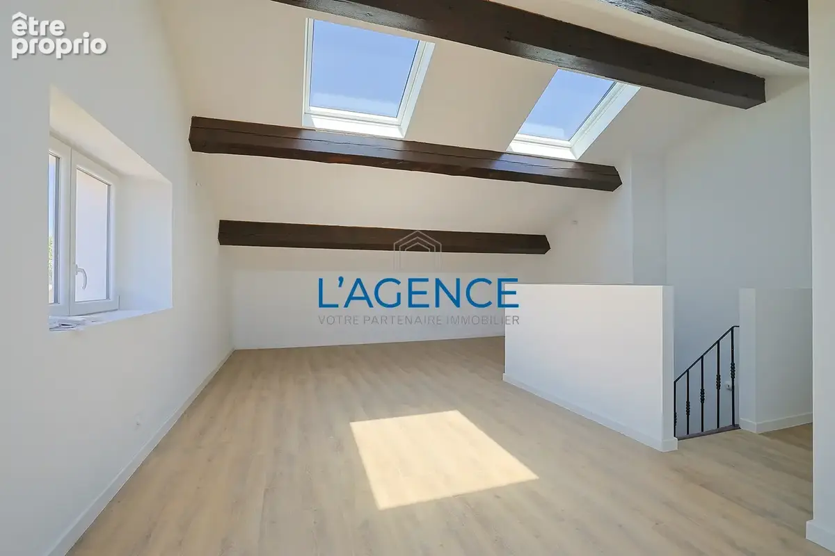 Appartement T3 de 71m2 habitables (50.85 LC) en dernier étage d'une résidence entièrement rénovée avec deux pl - photo 5