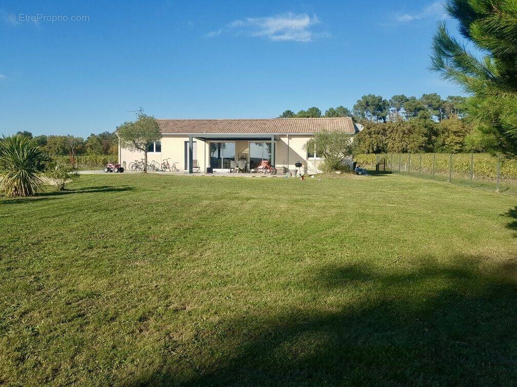 Photo 1 - Maison à BELLEBAT