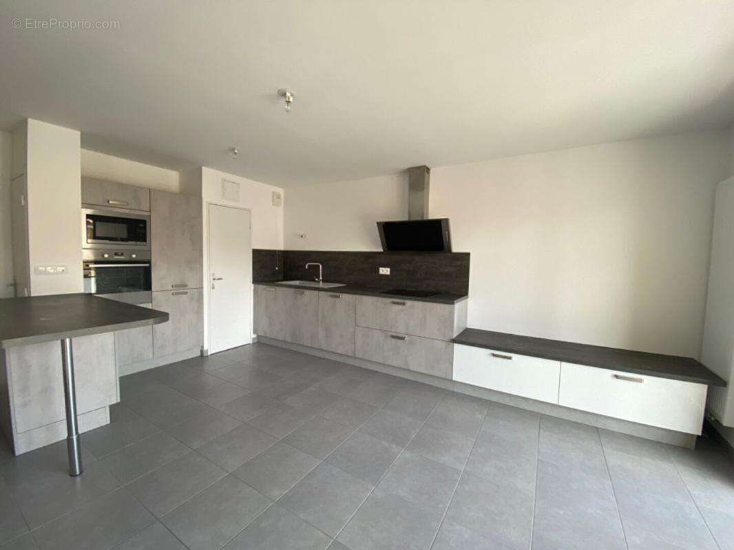 Appartement à SAINT-LAURENT-SUR-SAONE