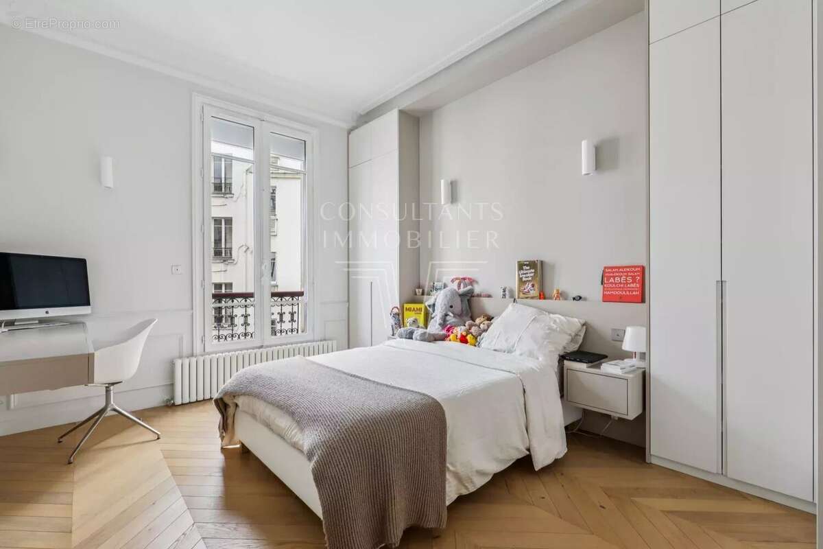 Appartement à PARIS-8E