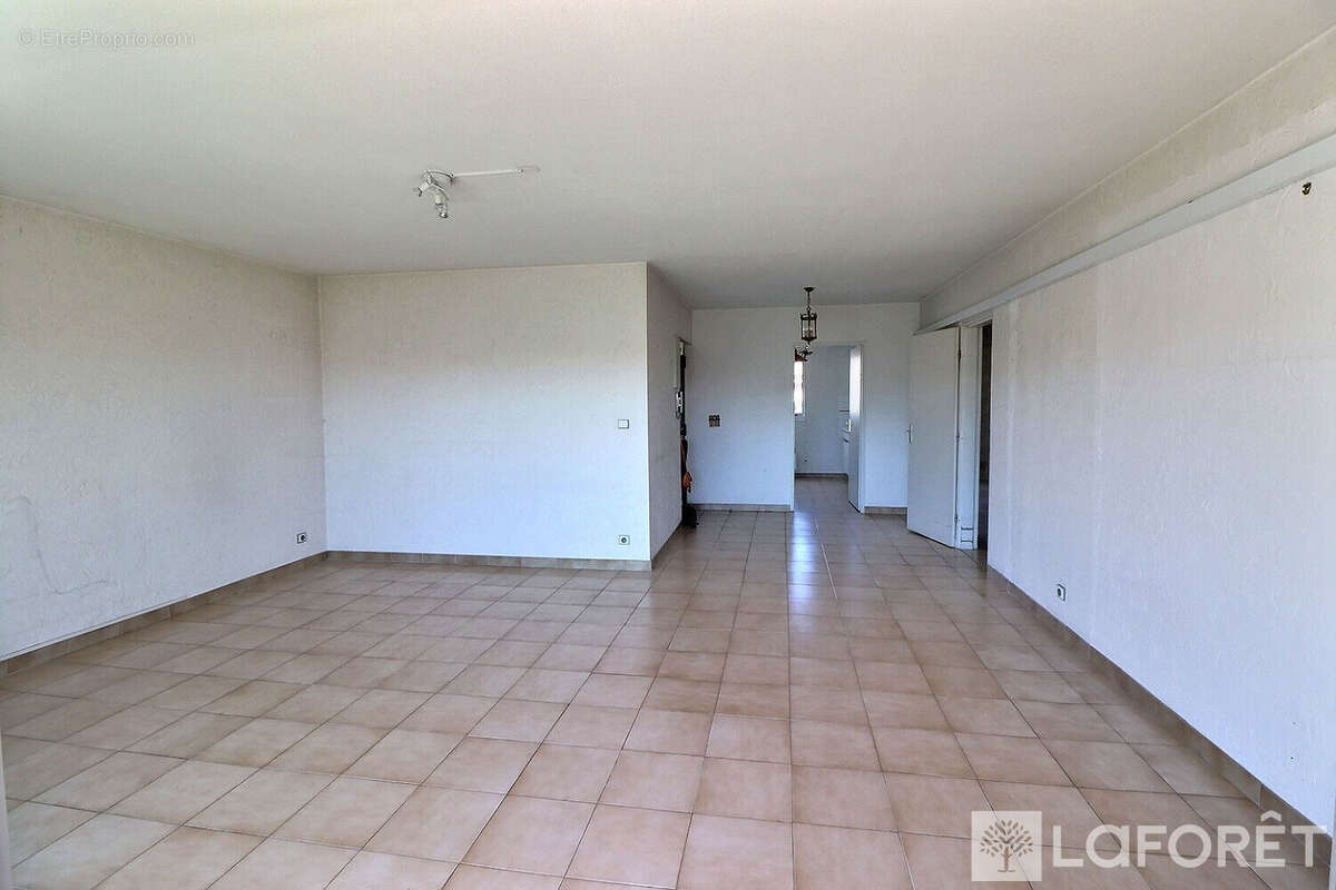 Appartement à HYERES