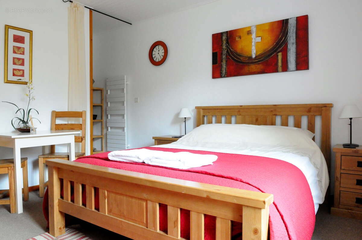 Commerce à SAINT-PIERRE-D'ARGENCON