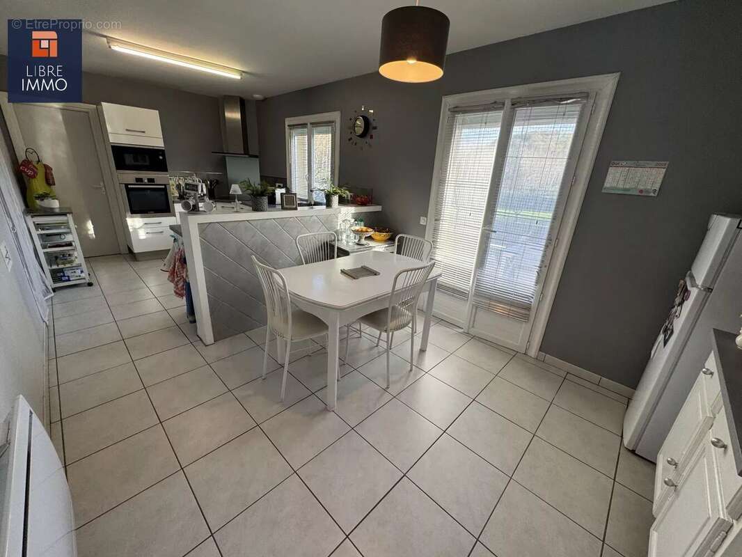 Maison à ARTIGUELOUVE