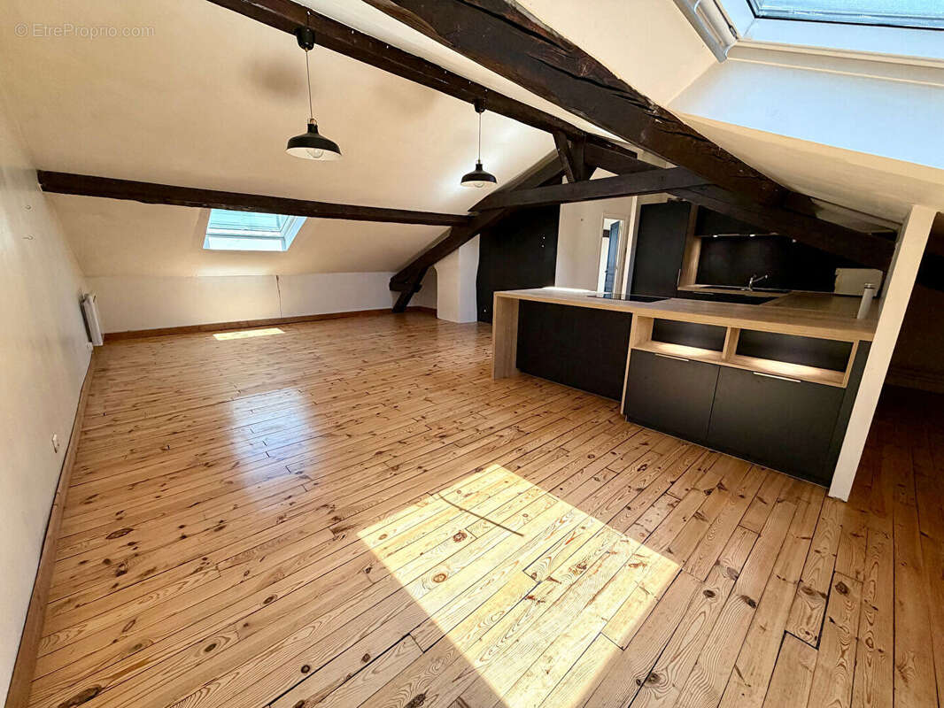 CLERMONT-FERRAND / Appartement à vendre de type 2 Les Salins - Limite Chamalières ! - photo 2