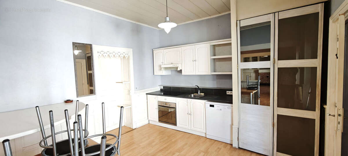 Grand appartement T4 avec extérieur et garage véhicule - photo 2