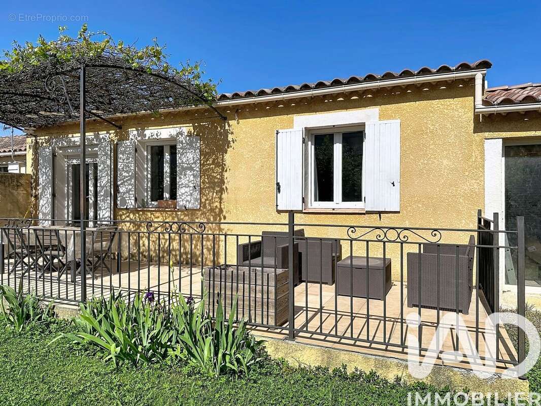 Photo 9 - Maison à ENTRAIGUES-SUR-LA-SORGUE