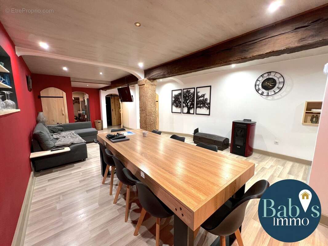 Salon T3 RDC - Maison à LACAPELLE-MARIVAL