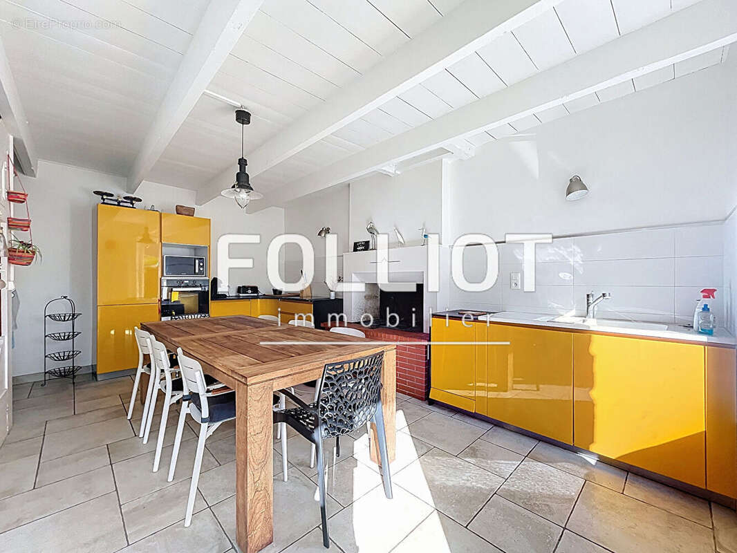 Maison à SAINT-PAIR-SUR-MER