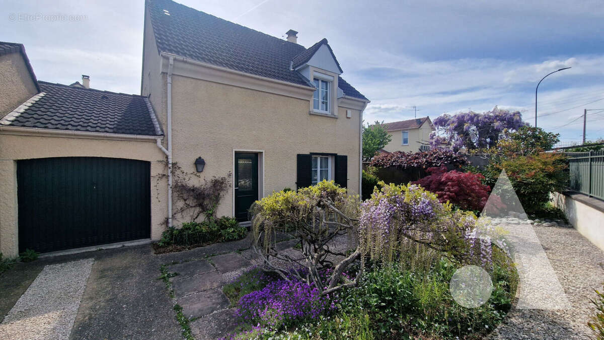 Maison à BEAUCHAMP