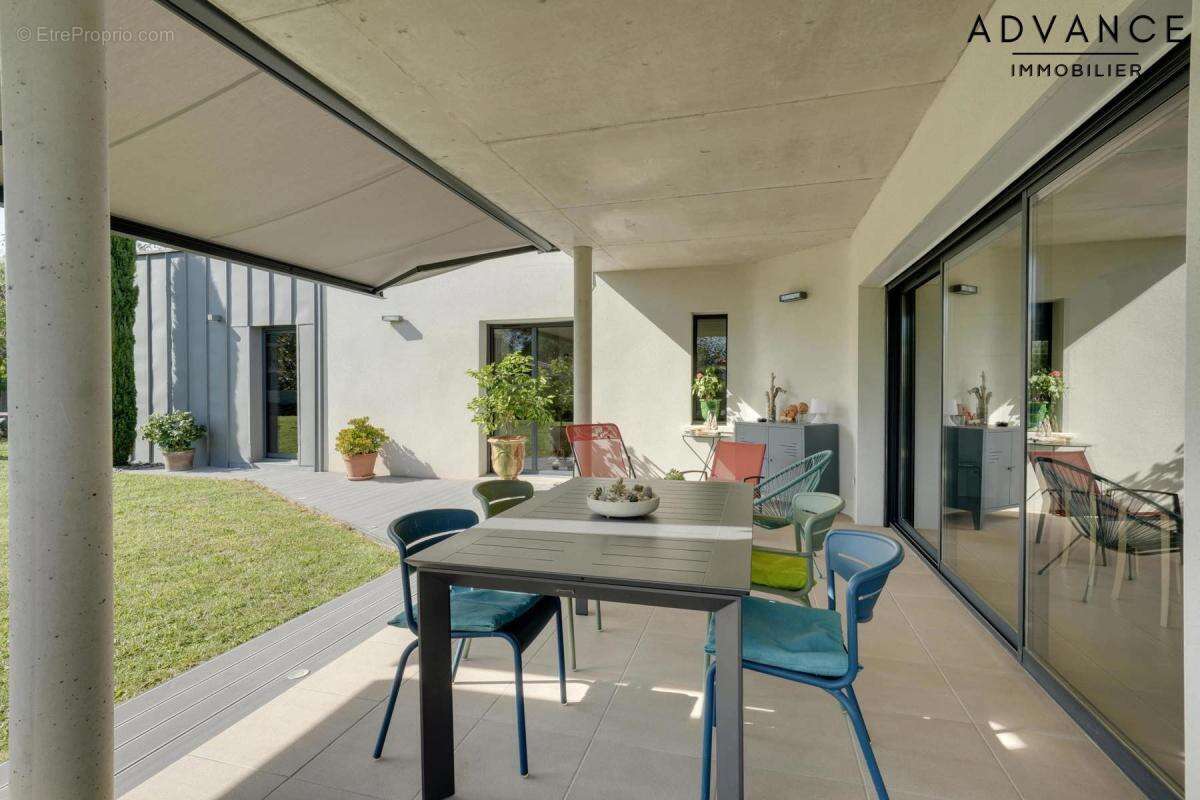 Maison à SAINT-NAUPHARY