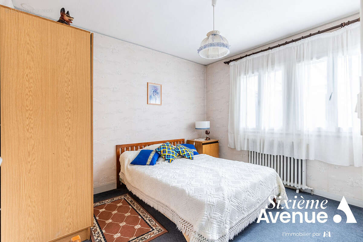 Maison à PARAY-VIEILLE-POSTE