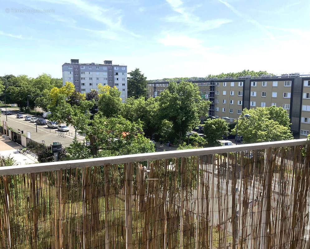 Appartement à ALLONNES
