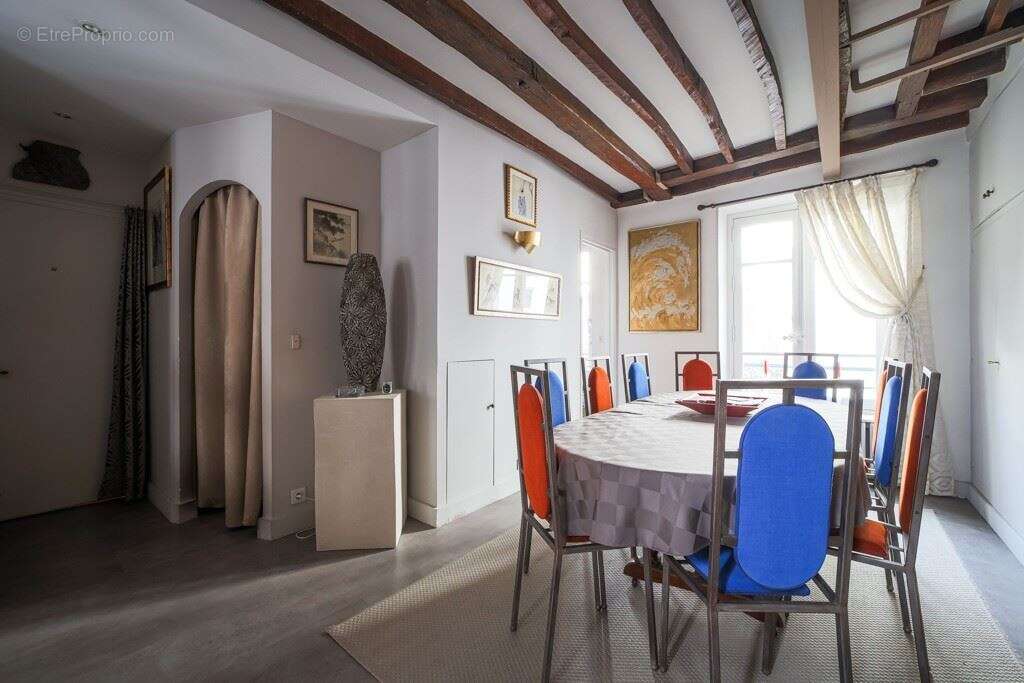 Appartement à PARIS-17E