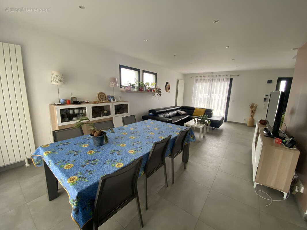 Maison à PARAY-VIEILLE-POSTE