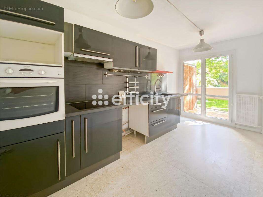 Appartement à MARSEILLE-12E