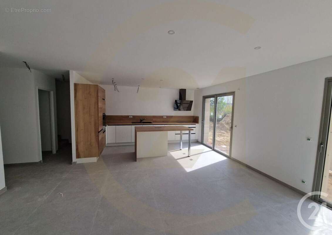 Maison à L&#039;ISLE-D&#039;ABEAU