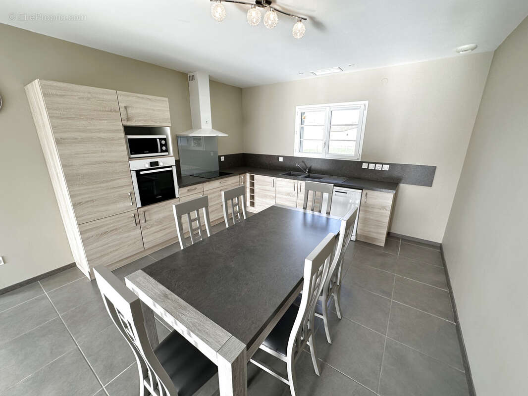 Maison à SAINT-AVIT