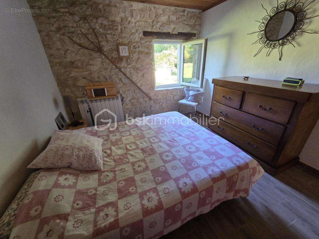 Maison à SAINT-JULIEN-DE-PEYROLAS