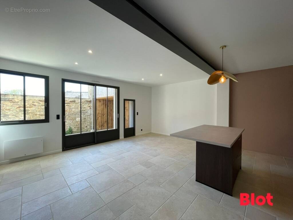Appartement à BAIN-DE-BRETAGNE