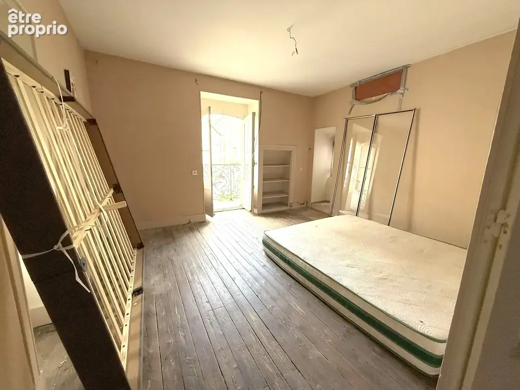 Maison, style Napoléon III, de 153 m2 et une maison de 314 m2 à rénover - photo 9