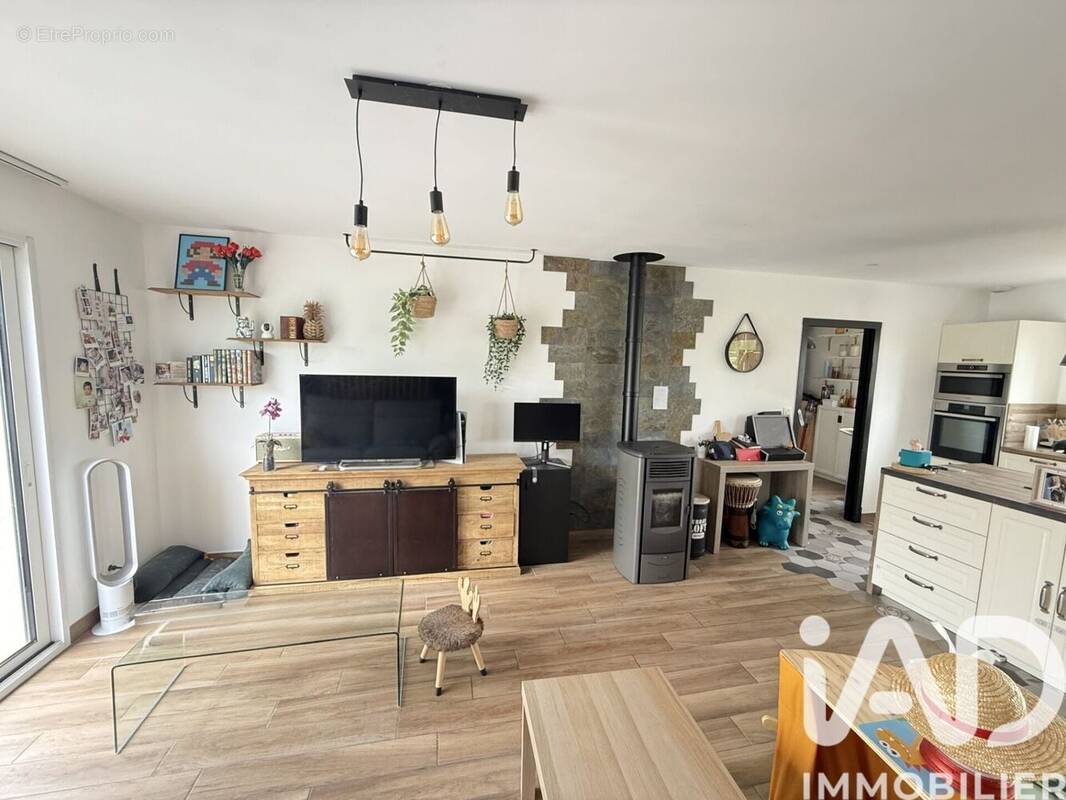 Photo 1 - Maison à VERNOU-SUR-BRENNE
