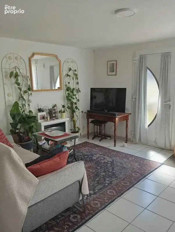 Maison plain pied 93 m2- 2 chambres- sans travaux- Loretz d'Argenton - photo 2