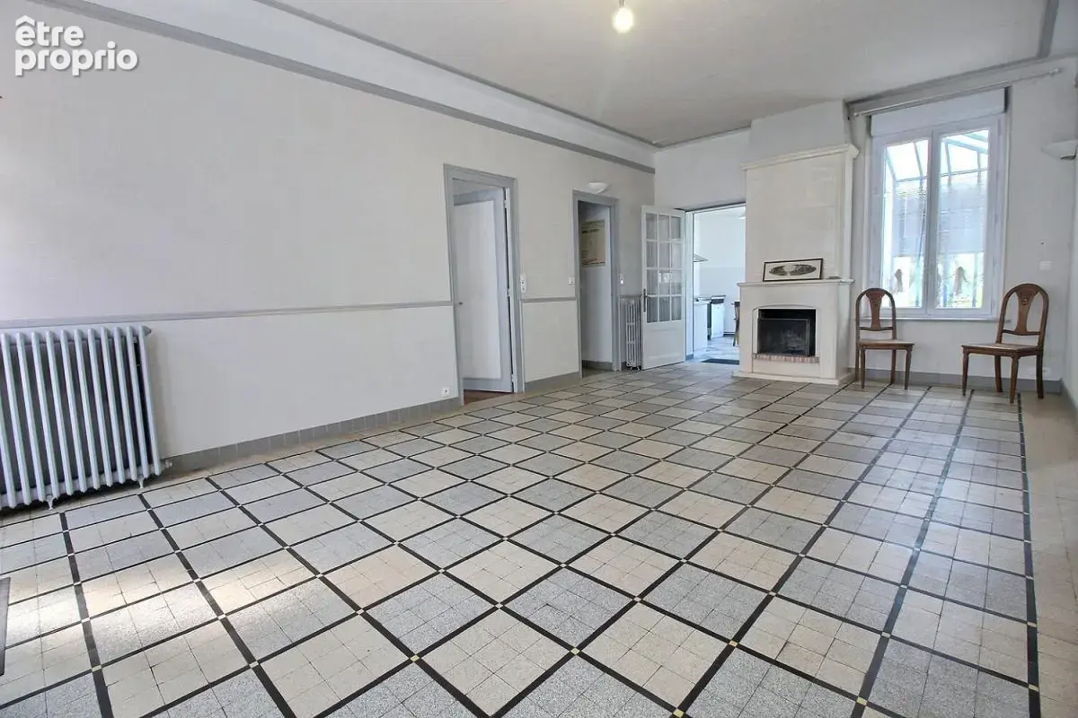 Exclusivité - Maison de ville dans l'hyper centre  de Chateauneuf  sur Loire avec garage et  terrain de 500 m² - photo 3