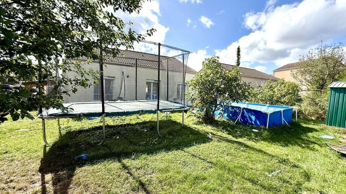 Maison à LES MUREAUX