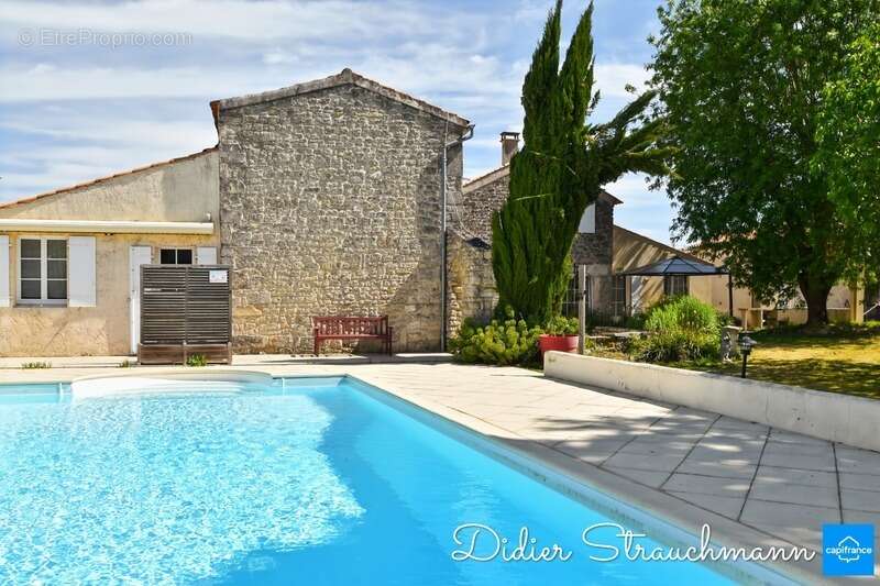 Maison à AIGREFEUILLE-D'AUNIS