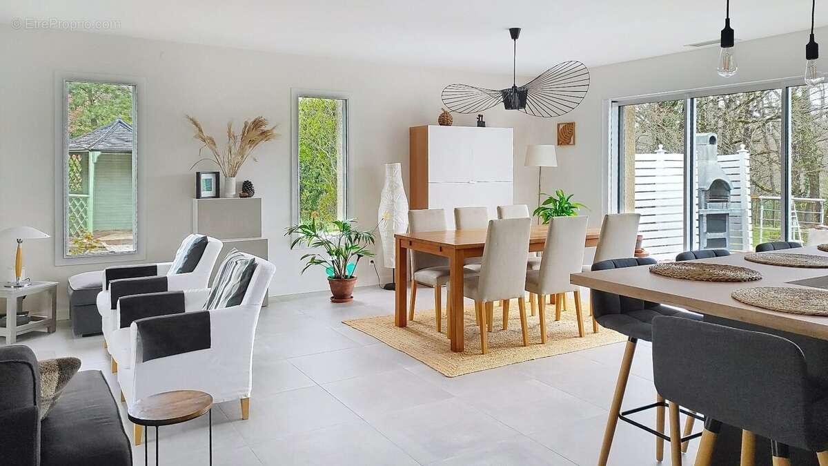 Maison à PUJAUDRAN