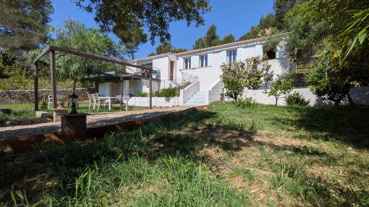 Maison à GONFARON