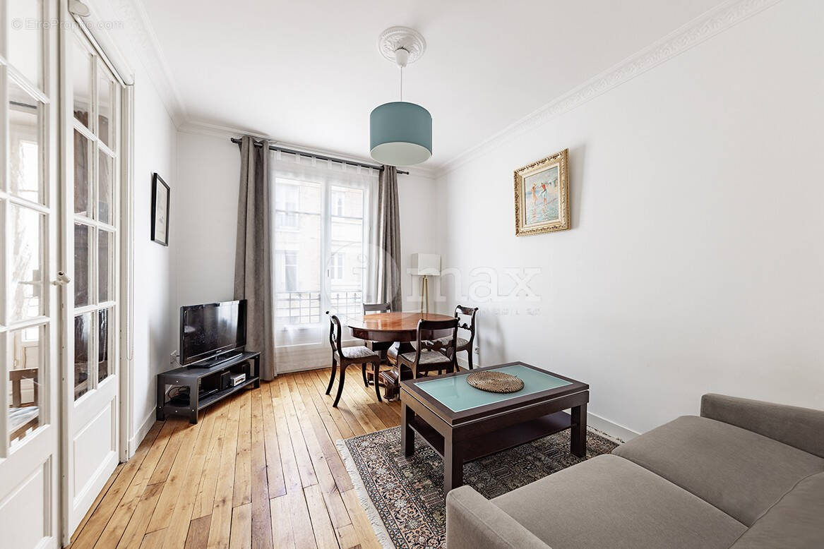 Appartement à COURBEVOIE