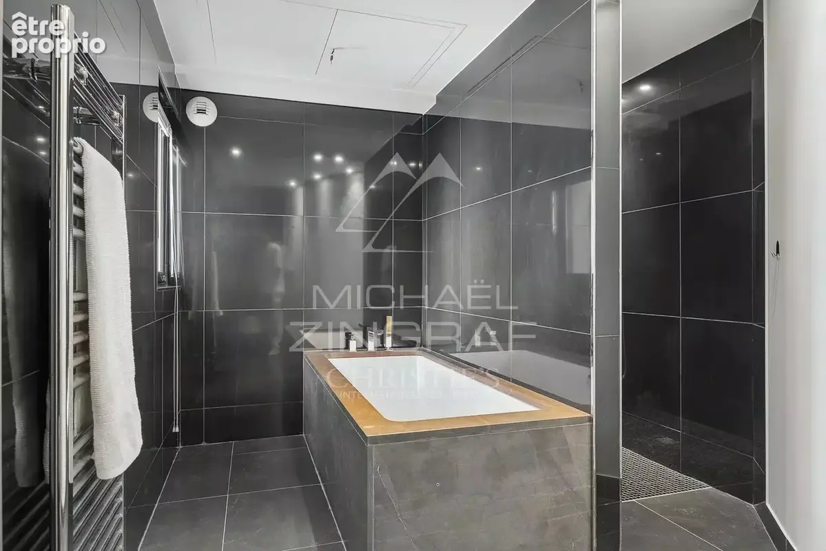 Cannes Palm Beach — Exceptionnel triplex de 462m2 en front de mer avec terrasses et jardin - photo 28