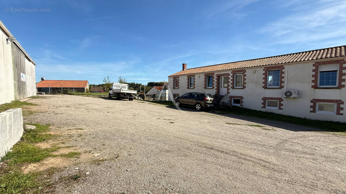 Maison à SAINT-FLORENT-DES-BOIS