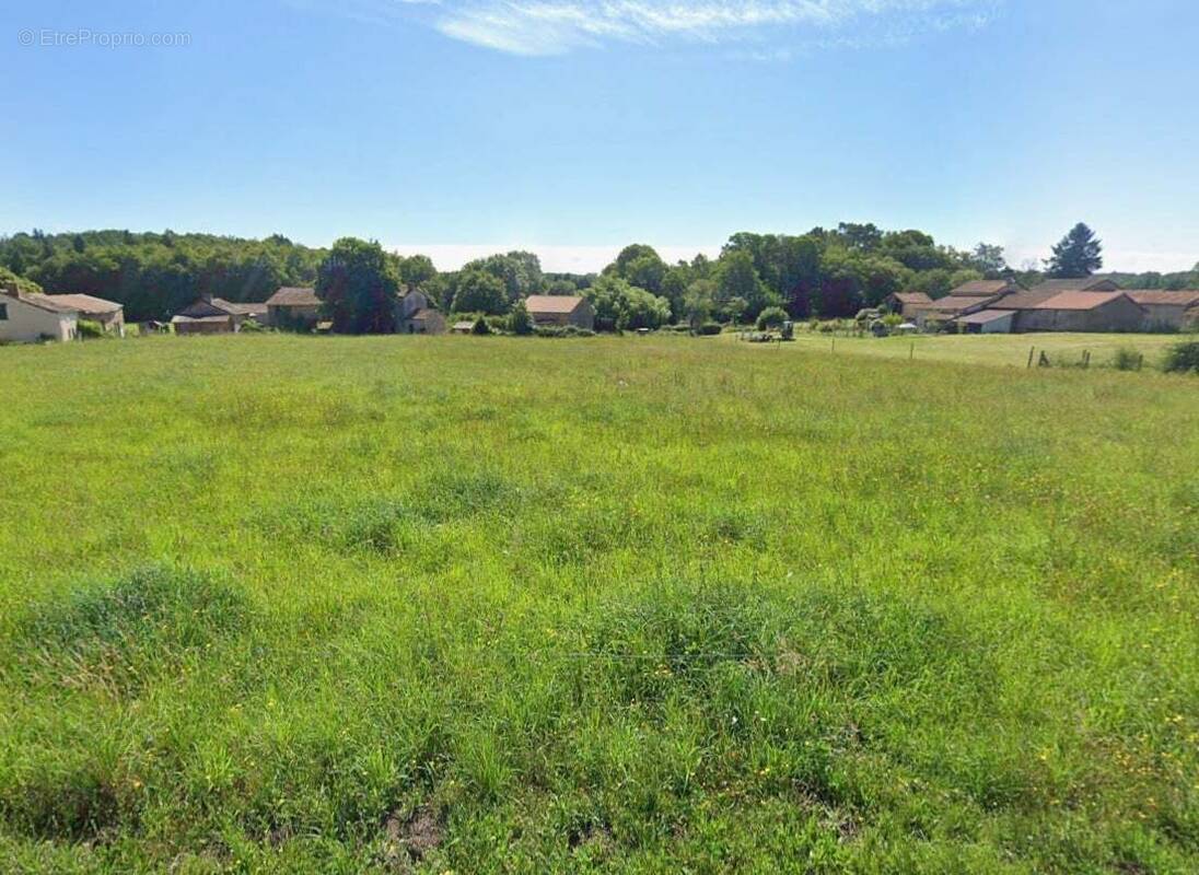 Terrain à SAINT-ESTEPHE