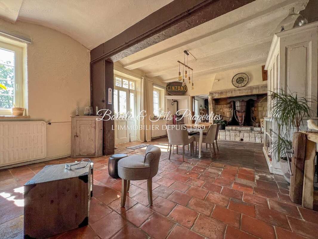 Maison à BARJAC